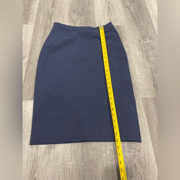 Banana Republic Basic blue pencil skirt below the knee size 2 - Picture 5 of 8